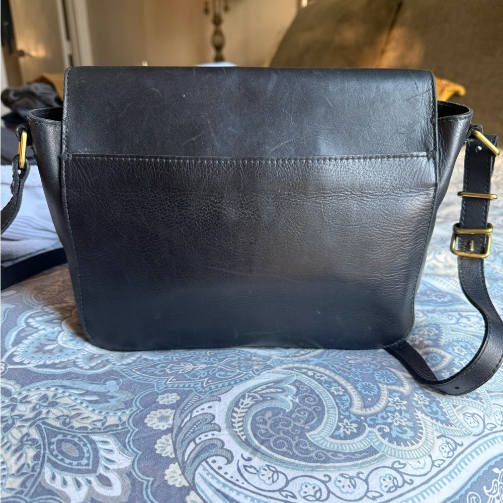 Madewell Black Leather Crossbody Bag Gold Hardware - Picture 3 of 11